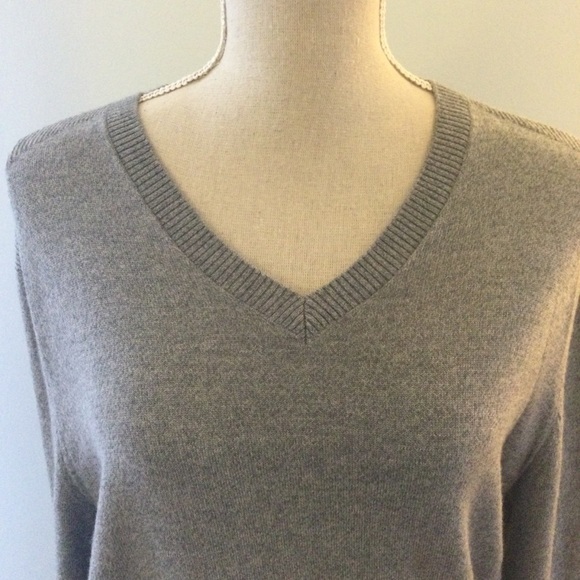 Banana Republic- Fine Merino Wool Sweater. Size M - Picture 3 of 8